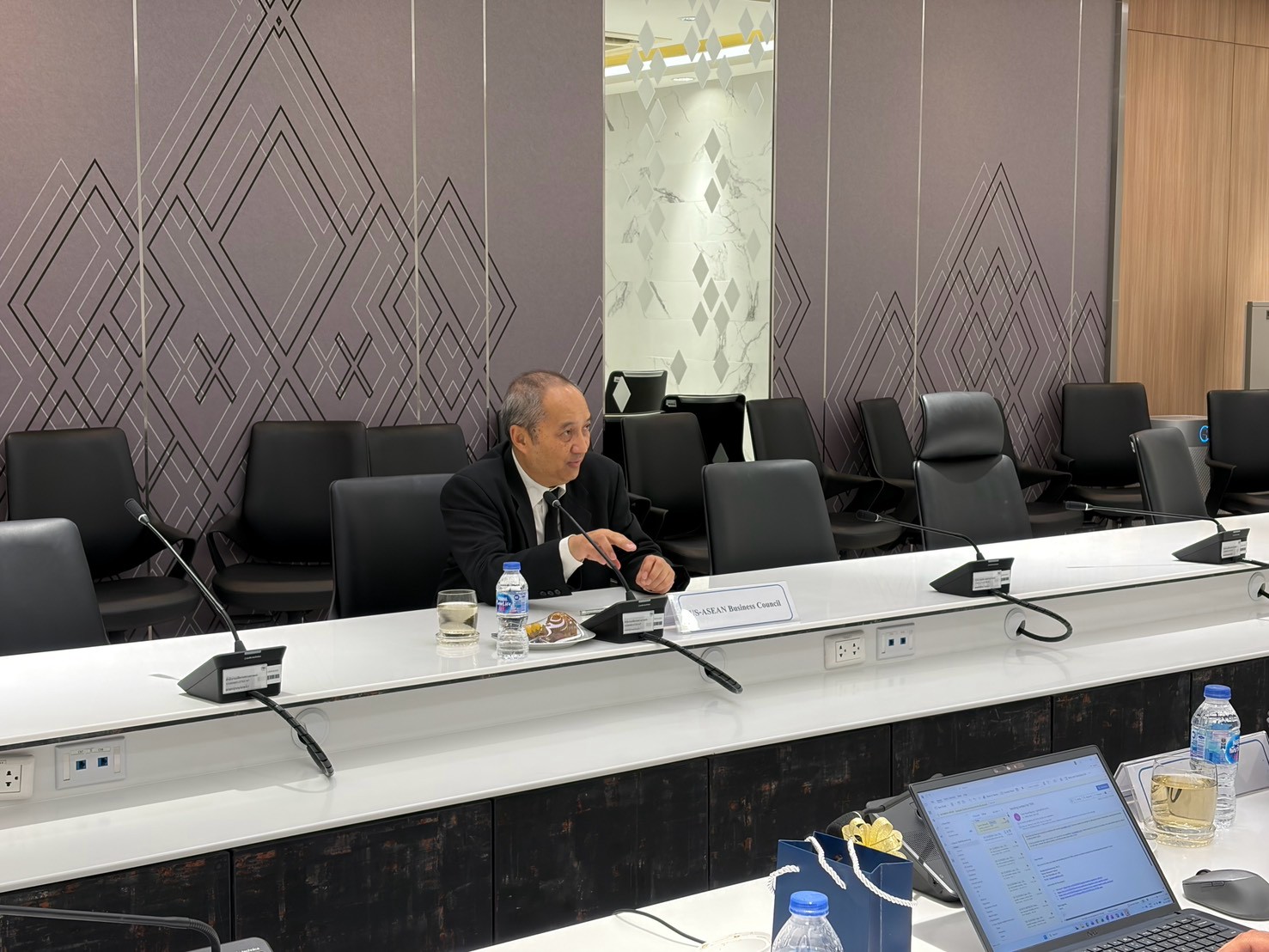 Road to OECD Accession Process: Day 2 การประชุมหารือร่วมกับผู้แทน OECD และหน่วยงานที่เกี่ยวข้องกับการกำกับดูแลกิจการรัฐวิสาหกิจ 