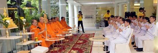 สคร.เข้าร่วมถวายภัตตาหารเช้าแด่พระสงฆ์เพื่อถวายเป็นพระราชกุศลเนื่องในวันเฉลิมพระชนมพรรษา สมเด็จพระเจ้าอยู่หัว 66 พรรษา 