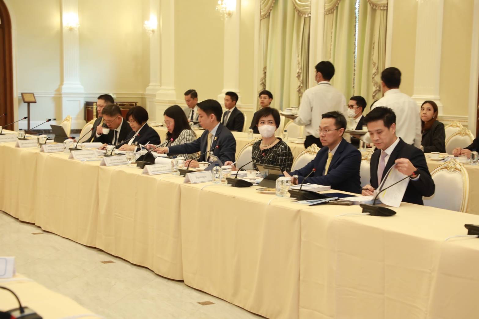 คณะกรรมการ PPP เห็นชอบโครงการท่าเรือ B3 B4 B5 ท่าเรือแหลมฉบัง  มูลค่าลงทุน 1.8 หมื่นล้านบาท และปรับปรุงแผนการจัดทำโครงการร่วมลงทุน  ปี 2563 - 2570 มูลค่าลงทุนรวม 1.19 ล้านล้านบาท