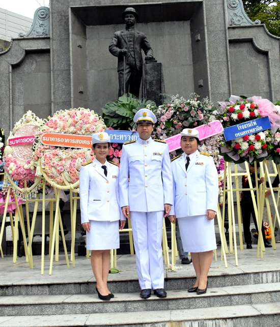 สคร.ร่วมพิธีวางพวงมาลาถวายสักการะ เนื่องในวันปิยมหาราช 