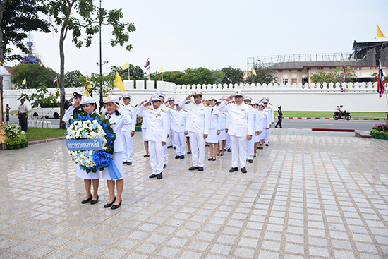 สคร. ร่วมสักการะพระบรมราชานุสาวรีย์พระบาทสมเด็จพระจอมเกล้าเจ้าอยู่หัว