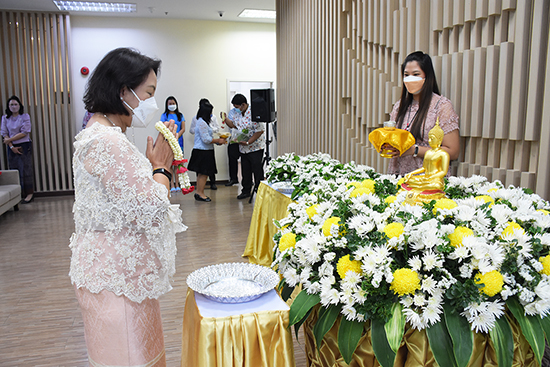 สคร. จัดกิจกรรมสรงน้ำพระพุทธรูปประจำ สคร. เนื่องในเทศกาลวันสงกรานต์ พ.ศ. 2565