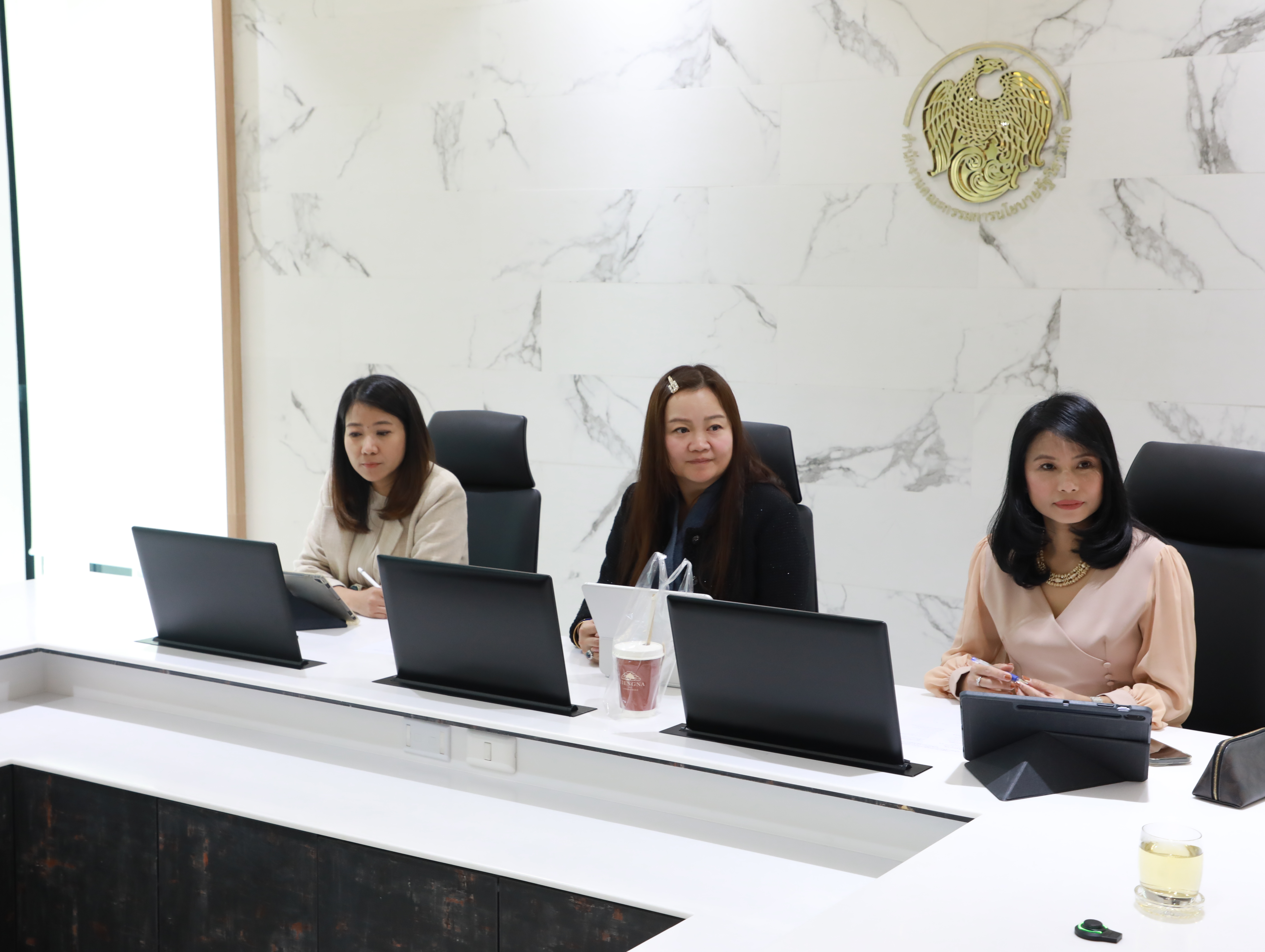 สำนักงานคณะกรรมการนโยบายรัฐวิสาหกิจ ได้จัดให้มีการประชุมร่วมกับการท่าเรือแห่งประเทศไทย (กทท.) และบริษัท อู่กรุงเทพ จำกัด (บอท.) เพื่อหารือแนวทางการบริหารสัญญาโครงการงานจ้างเหมาต่อเรือขุดแบบยุ้งดินขนาดความจุ ไม่น้อยกว่า 2,500 ลูกบาศก์เมตร จำนวน 1 ลำ