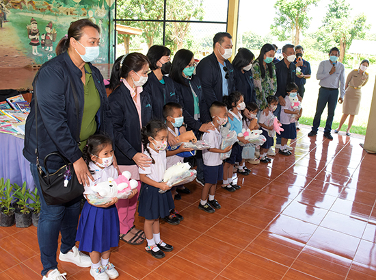 สคร. ร่วมบริจากสิ่งของเเละทุนการศึกษาเเก่โรงเรียนบ้านพุบอน อำเภอบ้านไร่ จังหวัดอุทัยธานี เมื่อวันที่ 13 มิถุนายน 2565