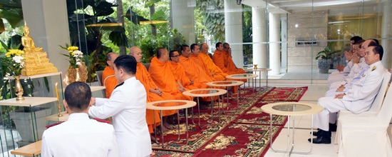 สคร.เข้าร่วมถวายภัตตาหารเช้าแด่พระสงฆ์เพื่อถวายเป็นพระราชกุศลเนื่องในวันเฉลิมพระชนมพรรษา สมเด็จพระเจ้าอยู่หัว 66 พรรษา 