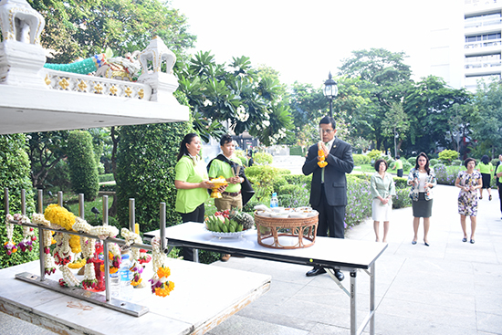 สักการะสิ่งศักดิ์สิทธิ์ประจำกระทรวงการคลัง เนื่องในวันคล้ายวันสถาปนา สคร. ครบรอบ 17 ปี