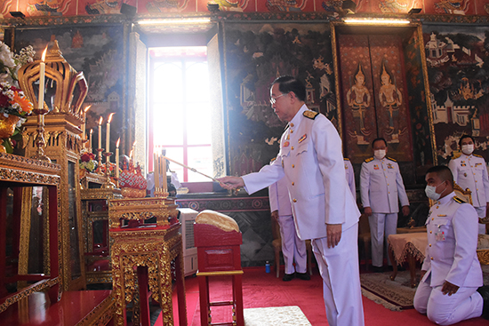 สคร. ร่วมพิธีถวายผ้ากฐินพระราชทานกระทรวงการคลังประจำปี พ.ศ. 2563