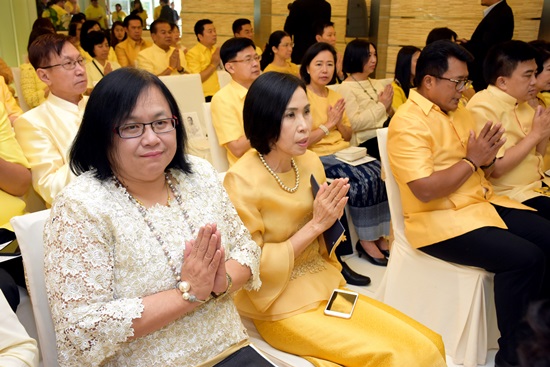 สคร. เข้าร่วมพิธีทำบุญตักบาตร ถวายเป็นพระราชกุศลในหลวง ร.9 เนื่องในวันคล้ายวันสวรรคต 13 ต.ค.61