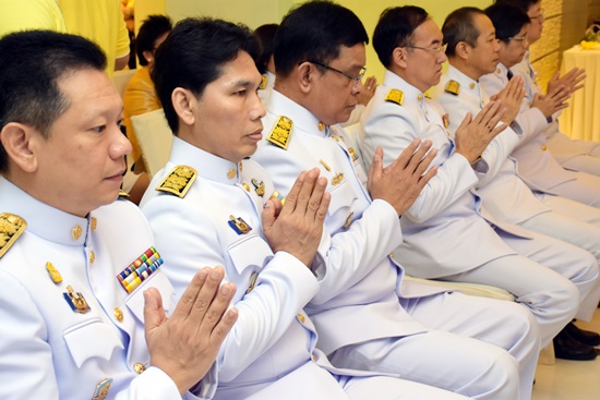 สคร.เข้าร่วมถวายภัตตาหารเช้าแด่พระสงฆ์เพื่อถวายเป็นพระราชกุศลเนื่องในวันเฉลิมพระชนมพรรษา สมเด็จพระเจ้าอยู่หัว 66 พรรษา 