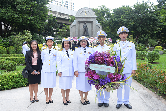 สคร. เข้าร่วมพิธีวางพวงมาลาถวายสักการะพระบรมราชานุสาวรีย์รัชกาลที่ 5 เนื่องในวันปิยมหาราช
