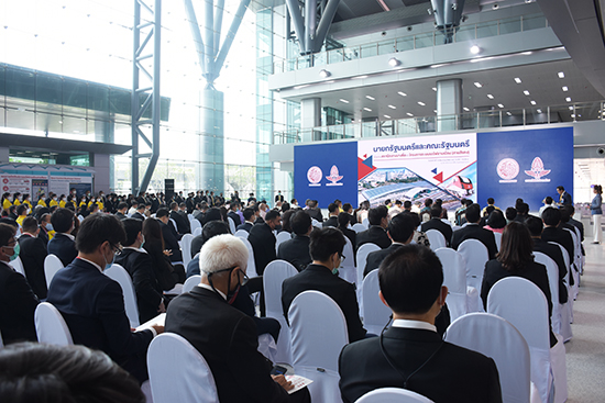 สคร. ร่วมลงพื้นที่ตรวจเยี่ยมสถานีกลางบางซื่อและโครงการระบบรถไฟชานเมือง (สายสีแดง) กับนายกรัฐมนตรี