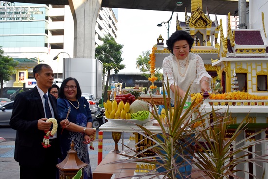 สักการะสิ่งศักดิ์ประจำกระทรวงการคลัง เนื่องในวันคล้ายวันสถาปนา สคร. ครบรอบ 16 ปี 
