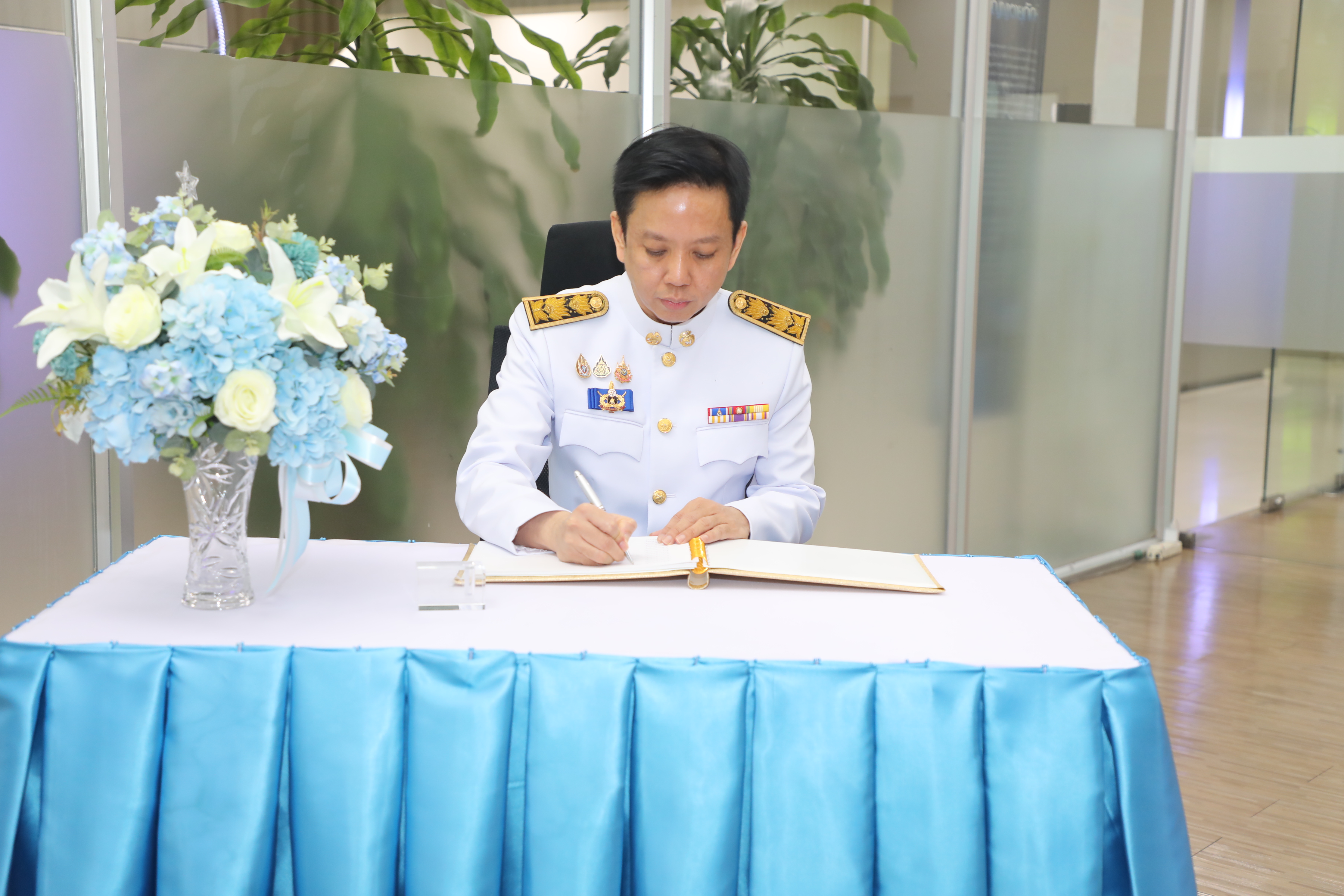 สคร. จัดพิธีถวายพระพรชัยมงคล และร่วมลงนามถวายพระพรชัยมงคล เนื่องในโอกาสวันเฉลิมพระชนมพรรษา สมเด็จพระนางเจ้าสิริกิติ์ พระบรมราชินีนาถ พระบรมราชชนนีพันปีหลวง 12 สิงหาคม 2567
