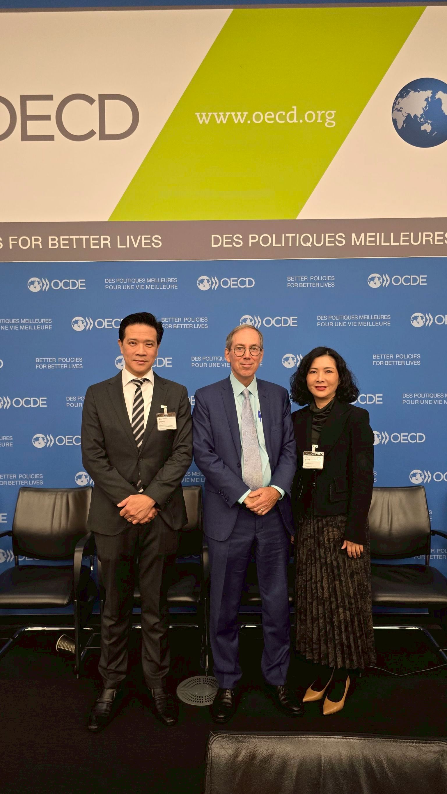 สคร. และ ก.ล.ต. เข้าร่วมประชุมขององค์การเพื่อความร่วมมือทางเศรษฐกิจและการพัฒนา (OECD) เพื่อยกระดับแนวทางการกำกับดูแลกิจการที่ดี ระหว่างวันที่ 28-31 ตุลาคม 2568 ณ สำนักงานใหญ่ OECD กรุงปารีส สาธารณรัฐฝรั่งเศส