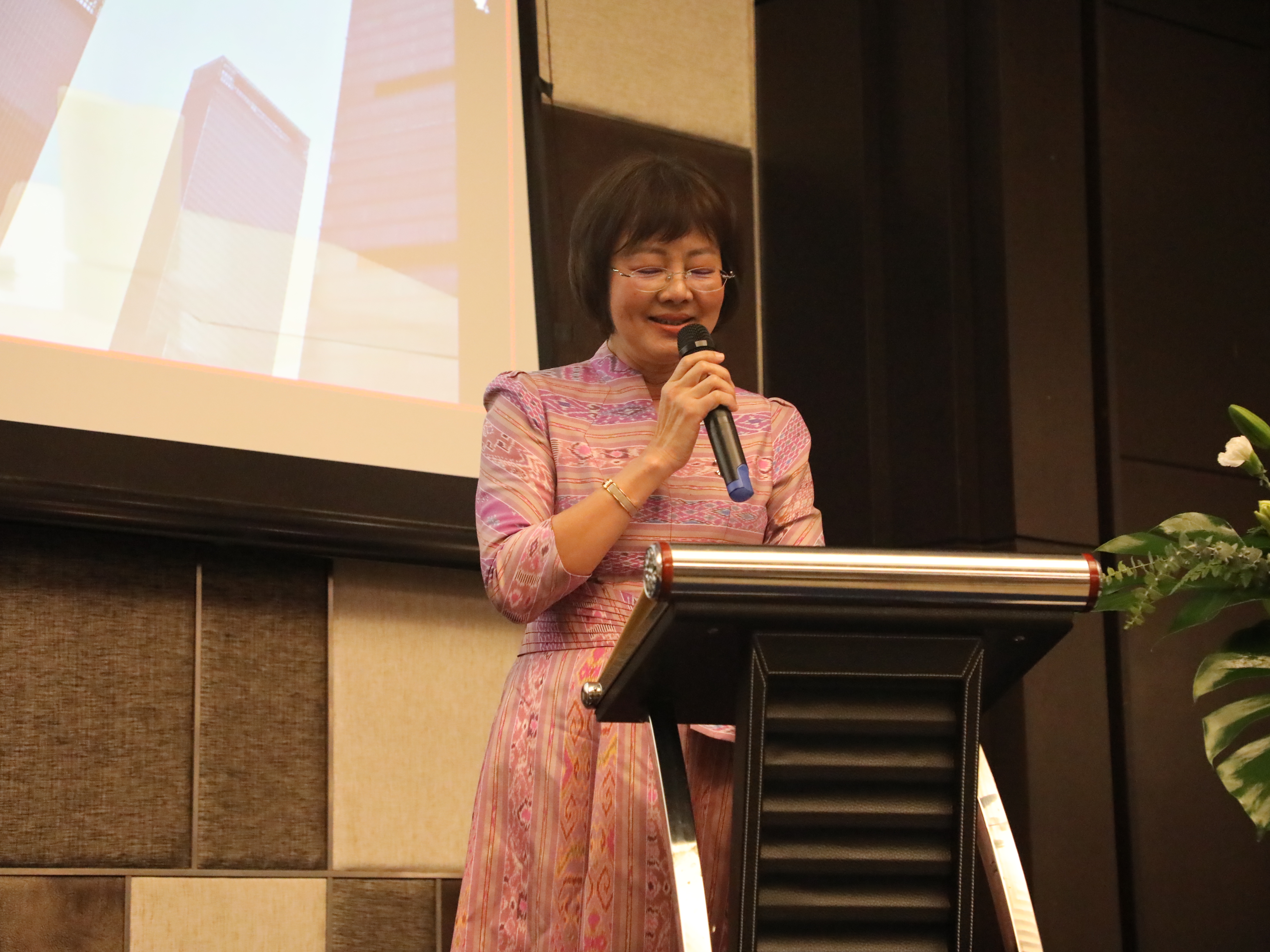 สำนักงานคณะกรรมการนโยบายรัฐวิสาหกิจ จัดงานสัมมนาโครงการศึกษาแนวทางเพื่อสนับสนุนและรองรับการดำเนินการ เข้าสู่การเป็นสมาชิกองค์การเพื่อความร่วมมือทางเศรษฐกิจและการพัฒนา และการจัดทำความตกลงการค้าเสรี ระหว่างประเทศไทย กับสหภาพยุโรปในส่วนของรัฐวิสาหกิจ