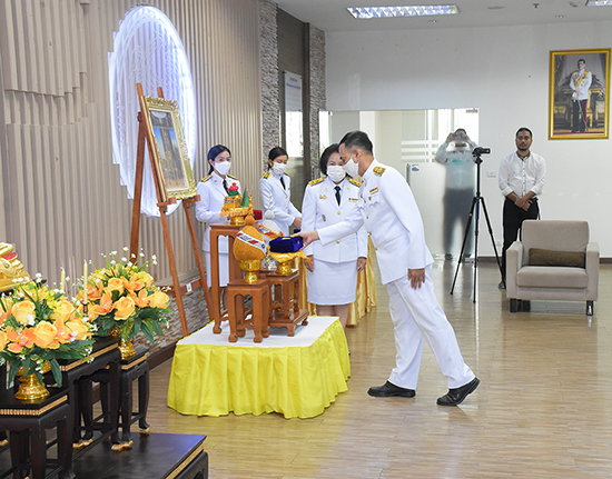 สคร. จัดพิธีรับพระราชทานเครื่องราชอิสริยาภรณ์ชั้นสายสะพาย ประจำปี 2563