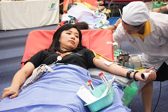 สคร. จัดโครงการจัดหน่วยแพทย์เคลื่อนที่และรับบริจาคโลหิตเฉลิมพระเกียรติ เนื่องในโอกาสมหามงคลพระราชพิธีราชาภิเษก