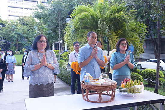 สักการะสิ่งศักดิ์สิทธิ์ประจำกระทรวงการคลัง เนื่องในวันคล้ายวันสถาปนา สคร. ครบรอบ 18 ปี