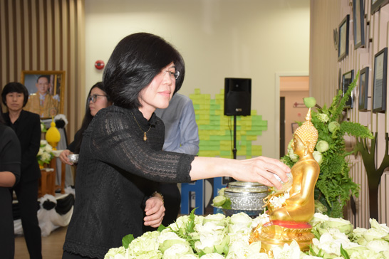 สคร. สรงน้ำพระพุทธรูปประจำ สคร. เนื่องในวันสงกรานต์