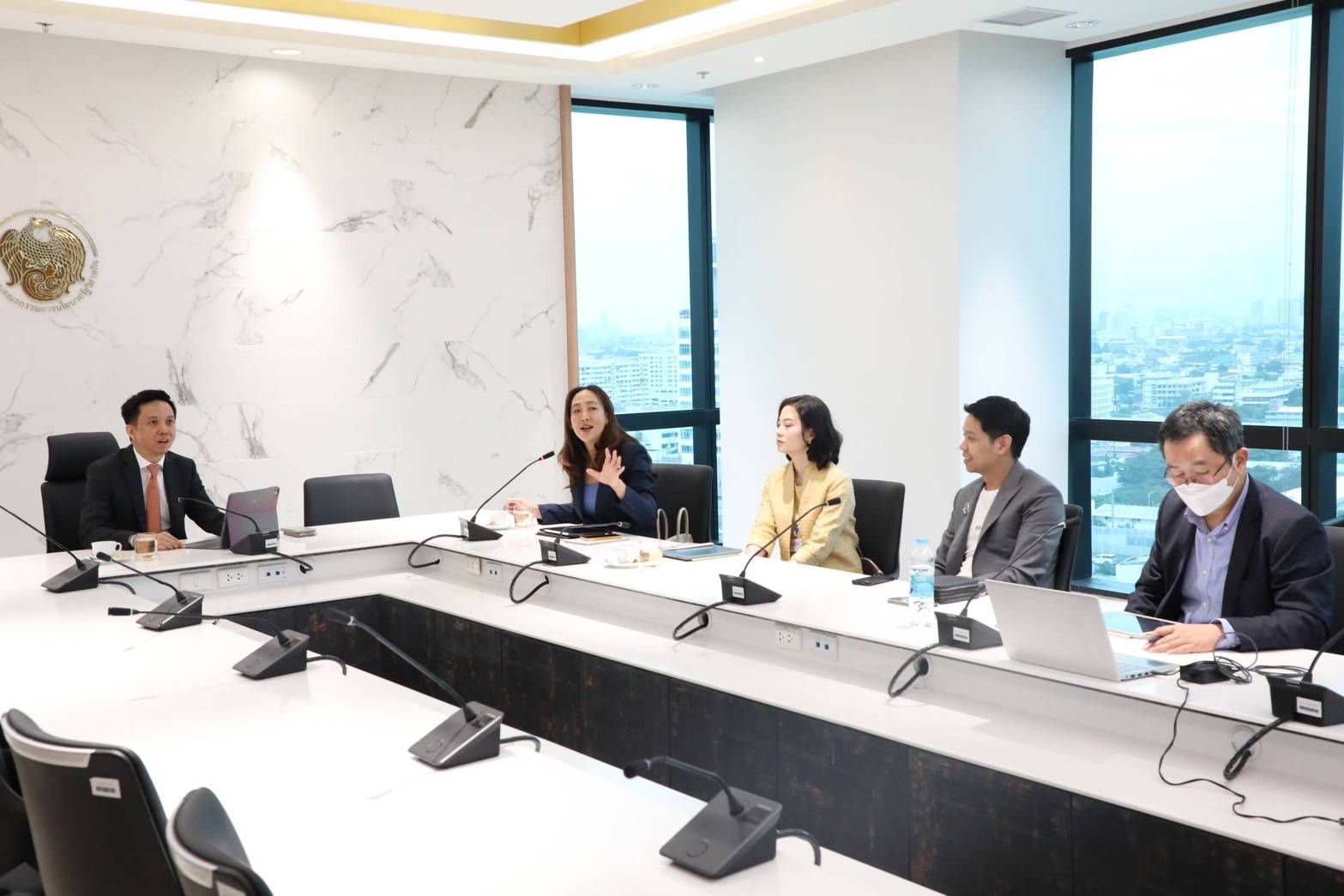 สถาบันวิจัยนโยบายเศรษฐกิจการคลัง เข้าสัมภาษณ์ผู้อำนวยการสำนักงานคณะกรรมการนโยบายรัฐวิสาหกิจ