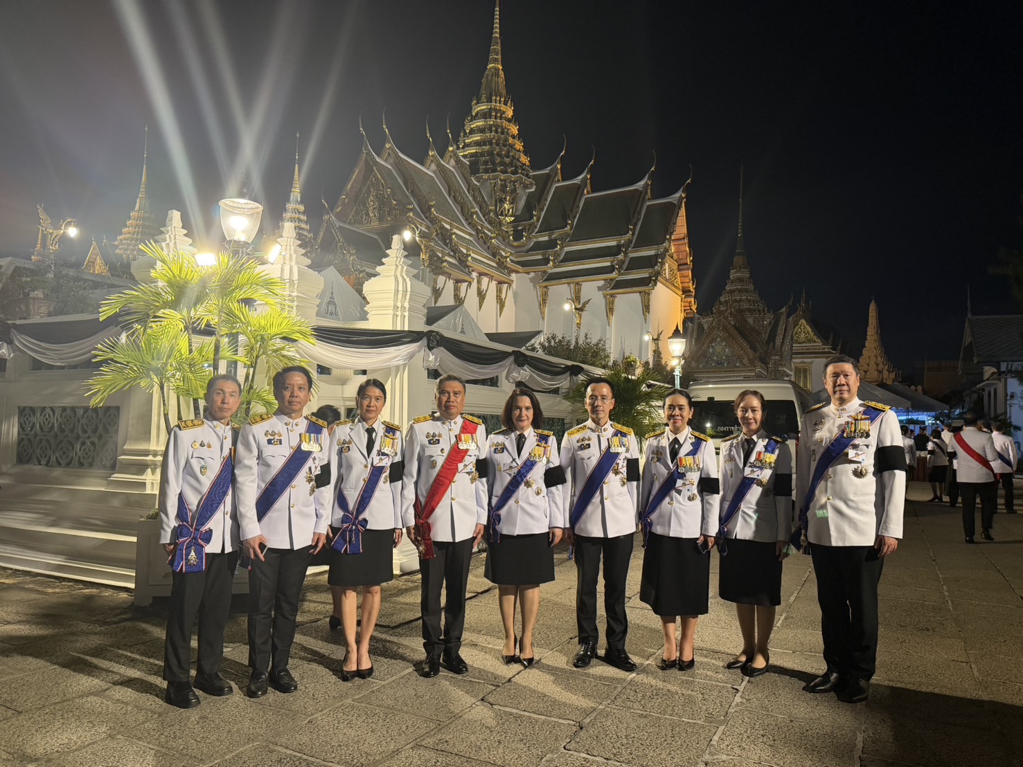 สำนักงานคณะกรรมการนโยบายรัฐวิสาหกิจเข้าเฝ้าฯ รับเสด็จ ในการพิธีถวายน้ำสรงพระบรมศพ สมเด็จพระนางเจ้าสิริกิติ์ พระบรมราชินีนาถ พระบรมราชชนนีพันปีหลวง