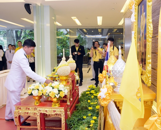 สคร.เข้าร่วมถวายภัตตาหารเช้าแด่พระสงฆ์เพื่อถวายเป็นพระราชกุศลเนื่องในวันเฉลิมพระชนมพรรษา สมเด็จพระเจ้าอยู่หัว 66 พรรษา 