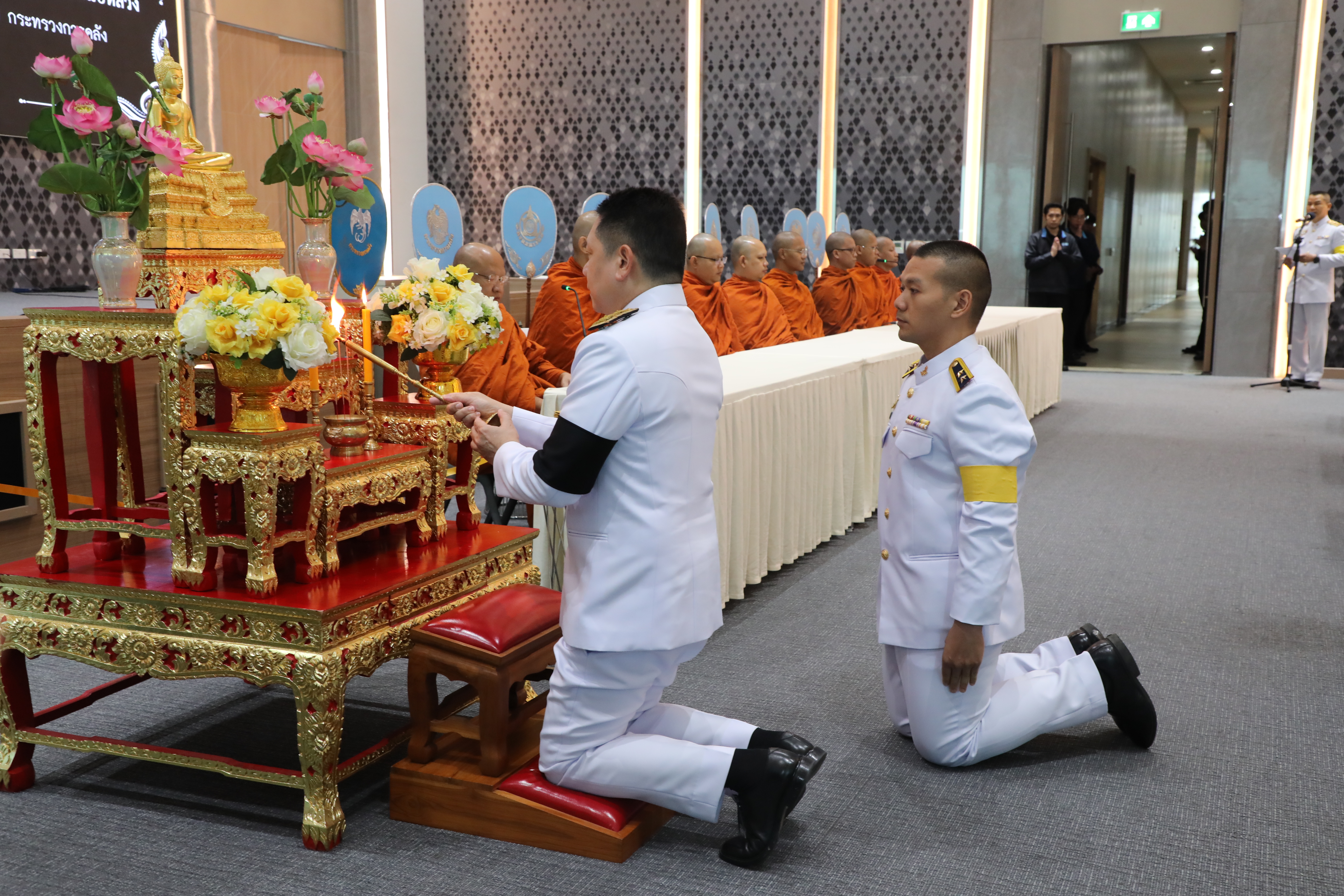 สำนักงานคณะกรรมการนโยบายรัฐวิสาหกิจ เข้าร่วมพิธีบำเพ็ญกุศลปัณรสมวาร (ครบ 15 วัน) พิธีเจริญพระพุทธมนต์ และทำบุญตักบาตรพระสงฆ์ เพื่อถวายเป็นพระราชกุศลแด่สมเด็จพระนางเจ้าสิริกิติ์ พระบรมราชินีนาถ พระบรมราชชนนีพันปีหลวง