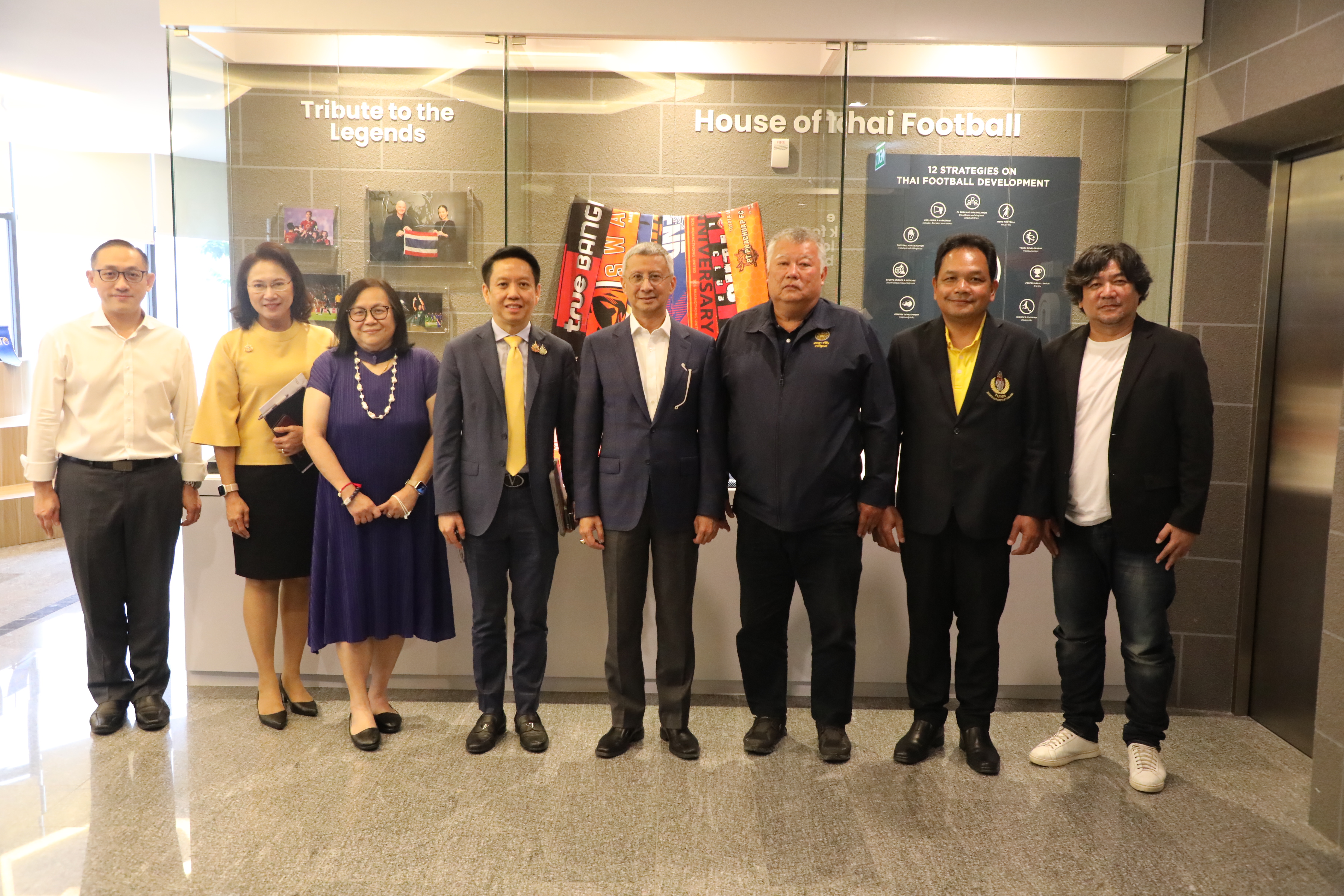 สำนักงานคณะกรรมการนโยบายรัฐวิสาหกิจ (สคร.) ได้จัดประชุมหารือการพิจารณาจัดการสนับสนุนสมาคมกีฬาฟุตบอลแห่งประเทศไทย 