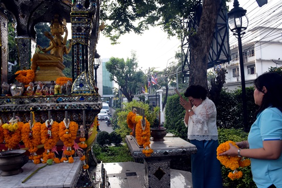 สักการะสิ่งศักดิ์ประจำกระทรวงการคลัง เนื่องในวันคล้ายวันสถาปนา สคร. ครบรอบ 16 ปี 