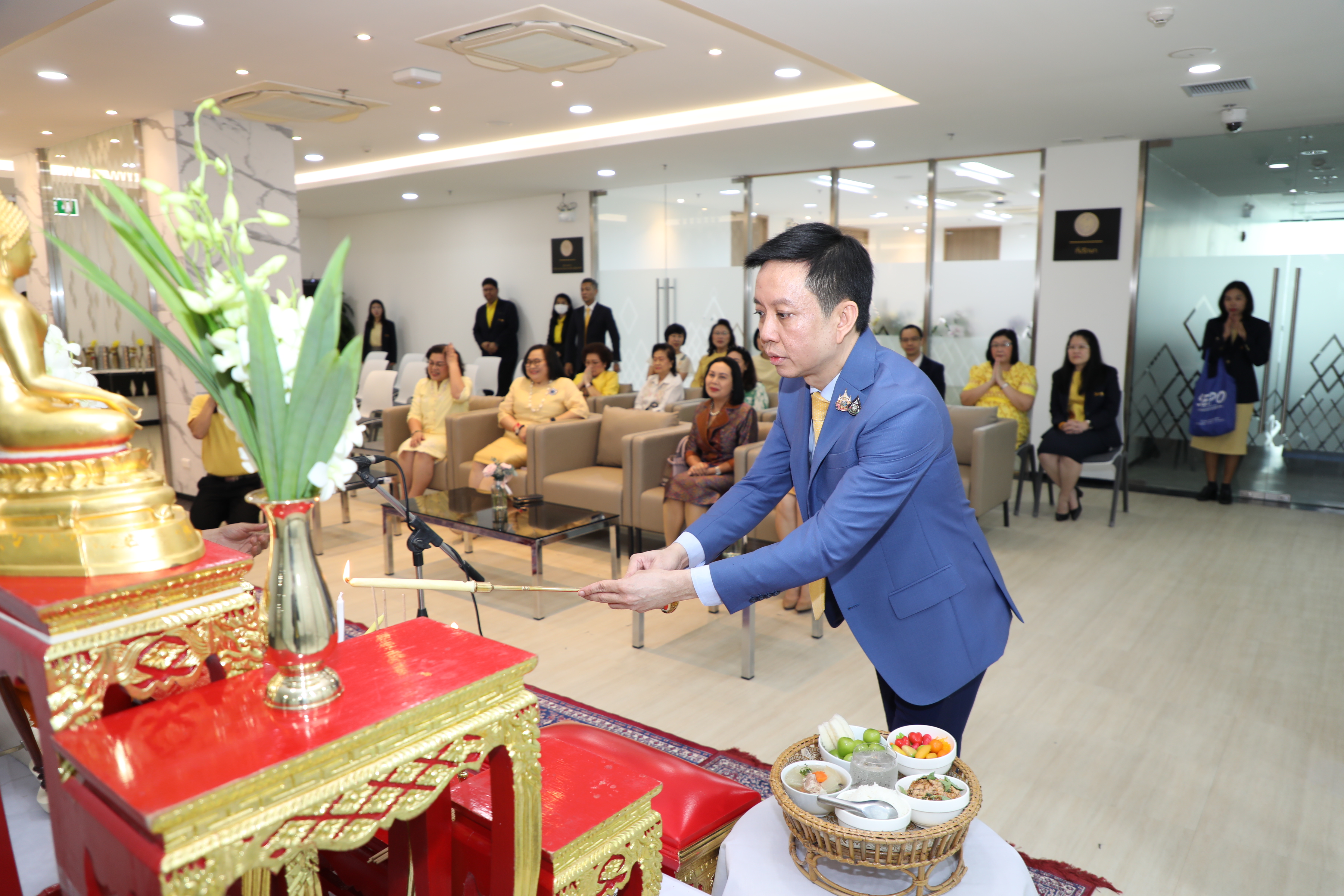 สคร. เข้าสักการะสิ่งศักดิ์สิทธิ์ประจำกระทรวงการคลังและสิ่งศักดิ์สิทธิ์ประจำ สคร. เนื่องในโอกาสวันคล้ายวันสถาปนา สคร. ครบรอบ 22 ปี 