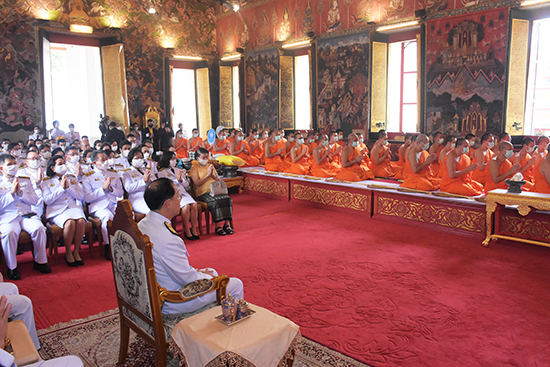 สคร. ร่วมพิธีถวายผ้ากฐินพระราชทานกระทรวงการคลังประจำปี พ.ศ. 2563