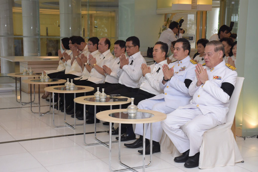 สคร. ร่วมพิธีทำบุญตักบาตรเพื่อเฉลิมพระเกียรติ สมเด็จพระเจ้าอยู่หัวฯ