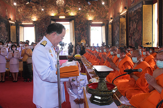สคร. ร่วมพิธีถวายผ้ากฐินพระราชทานกระทรวงการคลังประจำปี พ.ศ. 2563