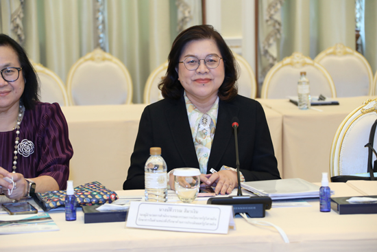 นายธิบดี วัฒนกุล ผู้ตรวจราชการกระทรวงการคลัง รักษาราชการแทนผู้อำนวยการสำนักงานคณะกรรมการนโยบายรัฐวิสาหกิจ (สคร.) เผยผลการประชุมคณะกรรมการนโยบายรัฐวิสาหกิจ (คนร.) ครั้งที่ 2/2566