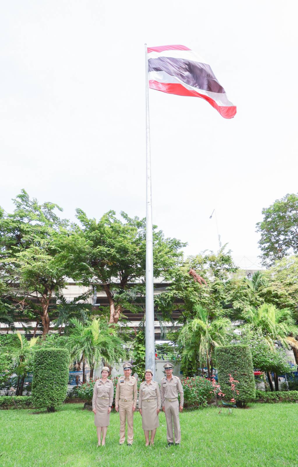 สำนักงานคณะกรรมการนโยบายรัฐวิสาหกิจ เข้าร่วมกิจกรรมเคารพธงชาติไทย และร่วมร้องเพลงชาติไทย เนื่องในวันพระราชทานธงชาติไทย (Thai National Flag Day) 28 กันยายน ประจำปี 2568