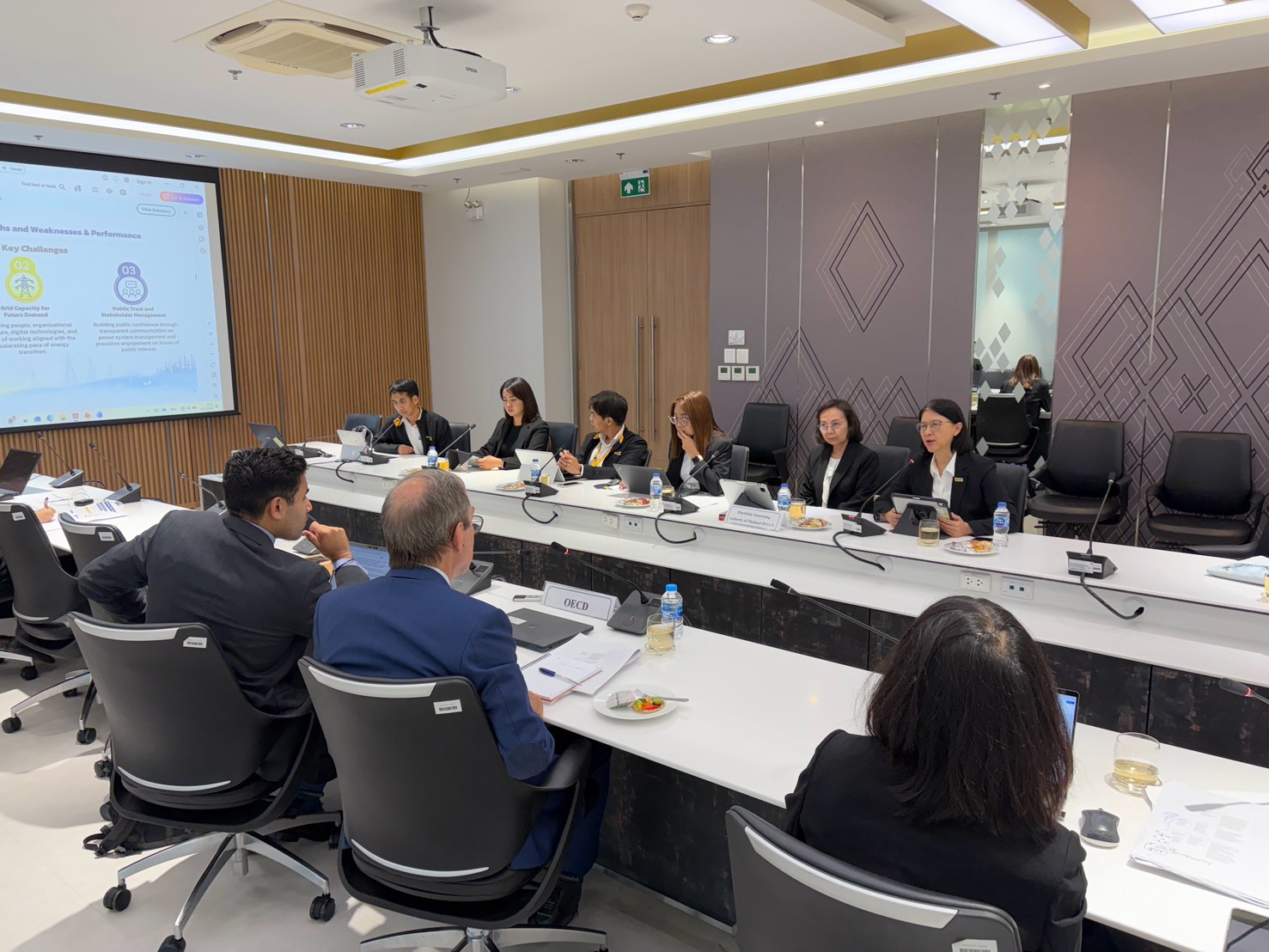 Road to OECD Accession Process: Day 3 การประชุมหารือร่วมกับผู้แทน OECD และหน่วยงานที่เกี่ยวข้องกับการกำกับดูแลกิจการรัฐวิสาหกิจ