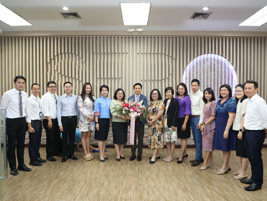 สคร. ร่วมแสดงความยินดีเนื่องในโอกาสนางนัทีวรรณ สีมาเงิน ได้รับการโปรดเกล้าฯ แต่งตั้งให้ดำรงตำแหน่งที่ปรึกษาด้านการประเมินผลรัฐวิสาหกิจ 