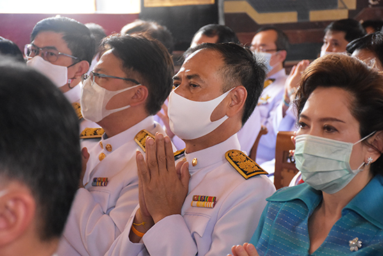 สคร. ร่วมพิธีถวายผ้ากฐินพระราชทานกระทรวงการคลังประจำปี พ.ศ. 2563