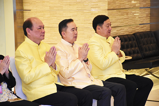 สคร. ร่วมพิธีทำบุญตักบาตรเนื่องในโอกาสขึ้นปีใหม่ ประจำปี 2563 ของกระทรวงการคลัง