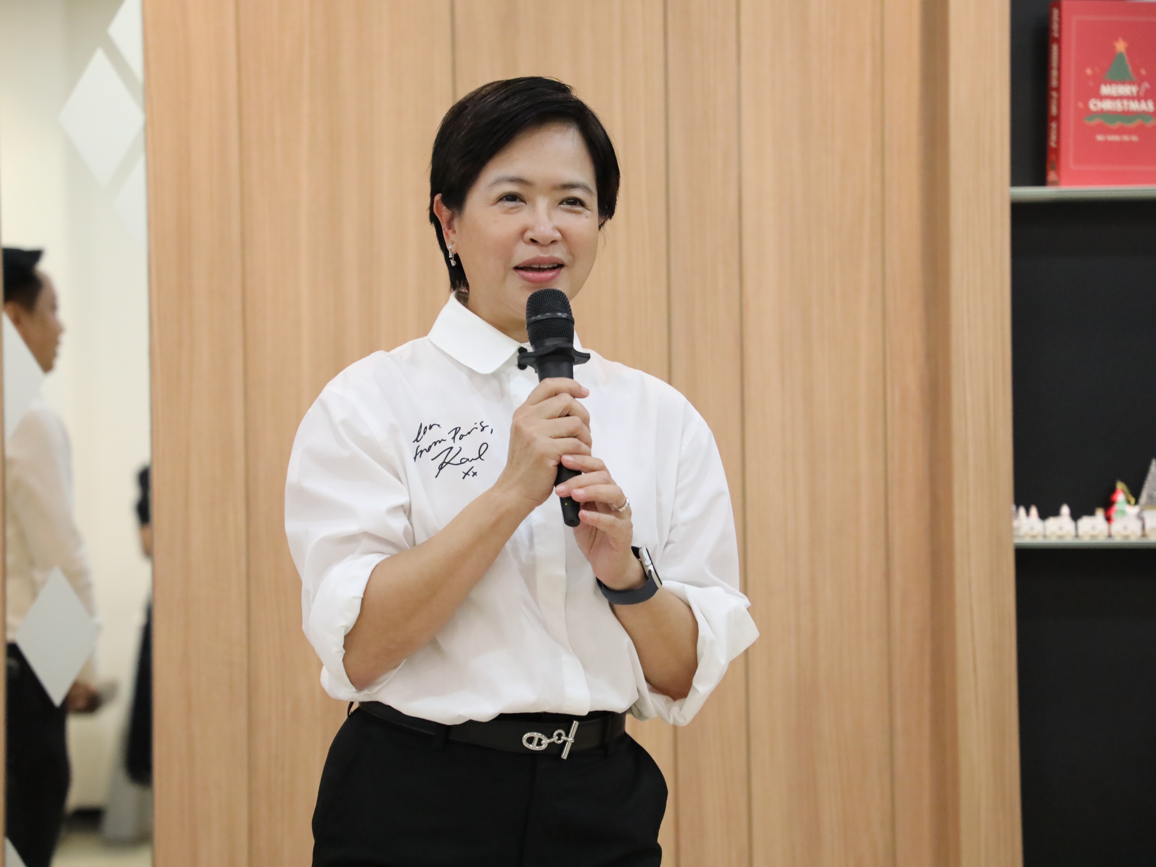 สำนักงานคณะกรรมการนโยบายรัฐวิสาหกิจ ร่วมแสดงความยินดีเนื่องในโอกาสนางวชิรญา เพิ่มภูศรี ได้รับการแต่งตั้งให้ดำรงตำแหน่ง ที่ปรึกษาด้านการประเมินผลรัฐวิสาหกิจ