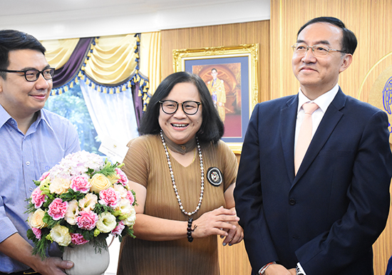 สคร.ร่วมแสดงความยินดีกับนายภูมิศักดิ์  อธิบดีกรมบัญชีกลาง เนื่องในโอกาสเข้ารับตำแหน่งใหม่