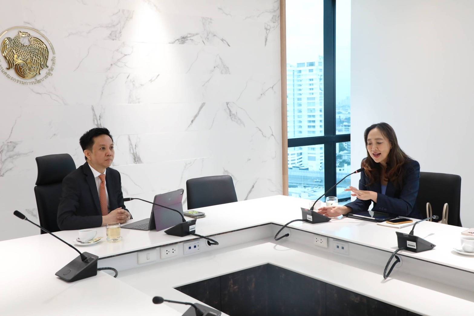 สถาบันวิจัยนโยบายเศรษฐกิจการคลัง เข้าสัมภาษณ์ผู้อำนวยการสำนักงานคณะกรรมการนโยบายรัฐวิสาหกิจ