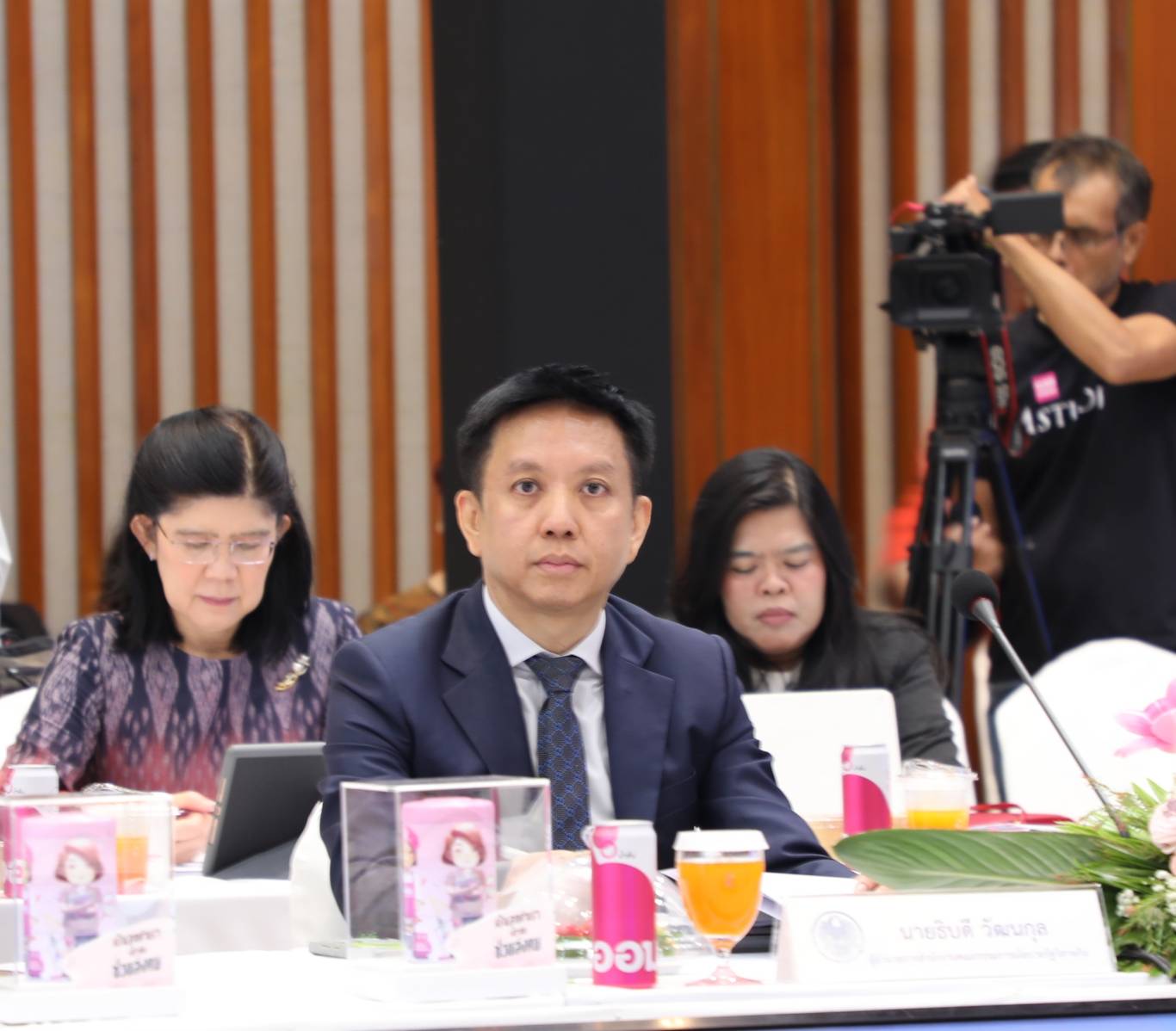 สำนักงานคณะกรรมการนโยบายรัฐวิสาหกิจ เข้าร่วมการประชุมรับมอบนโยบายสถาบันการเงินของรัฐ หนุนธุรกิจรับมือมาตรการภาษีทางการค้า - กระตุ้นเศรษฐกิจตามนโยบายรัฐบาล