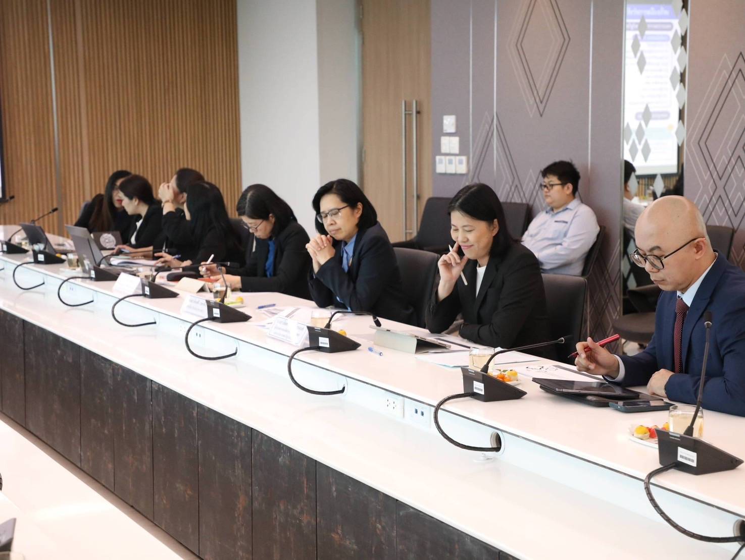 สำนักงานคณะกรรมการพัฒนาระบบราชการ (ก.พ.ร.) และ สำนักงานคณะกรรมการนโยบายรัฐวิสาหกิจ (สคร.)  แลกเปลี่ยนความรู้ด้านการบริหารและกำกับดูแลรัฐวิสาหกิจ