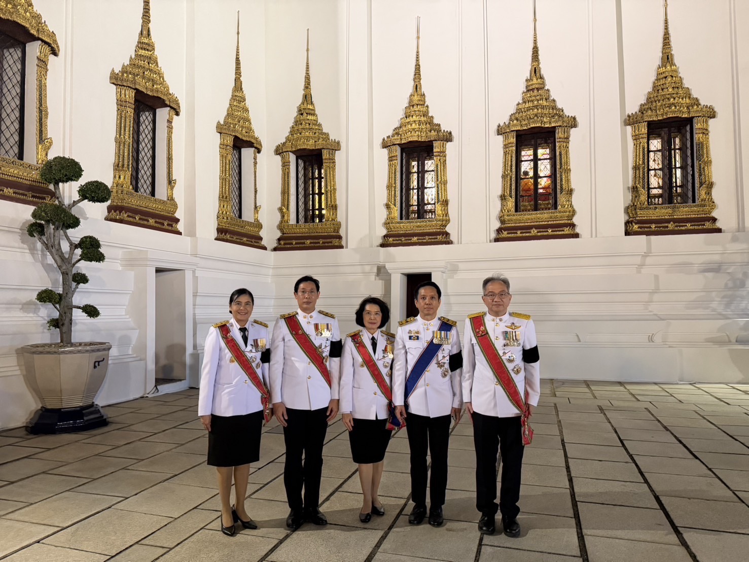 สำนักงานคณะกรรมการนโยบายรัฐวิสาหกิจเข้าเฝ้าฯ รับเสด็จ ในการพิธีถวายน้ำสรงพระบรมศพ สมเด็จพระนางเจ้าสิริกิติ์ พระบรมราชินีนาถ พระบรมราชชนนีพันปีหลวง