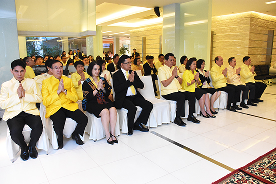 สคร. ร่วมพิธีทำบุญตักบาตรเนื่องในโอกาสขึ้นปีใหม่ ประจำปี 2563 ของกระทรวงการคลัง