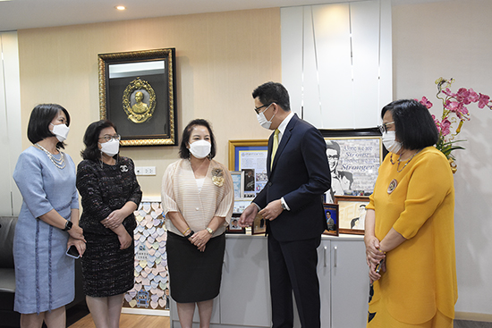 สคร. ร่วมแสดงความยินดีกับอธิบดีกรมสรรพสามิต เนื่องในโอกาสเข้ารับตำแหน่งใหม่