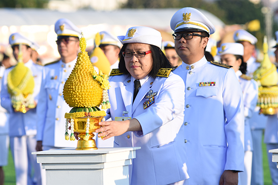 สคร. เข้าร่วมพิธีถวายพานพุ่มดอกไม้ราชสักการะ ถวายราชสดุดีและถวายบังคม เนื่องในวันคล้ายวันพระบรมราชสมภพในหลวงรัชกาลที่ 9