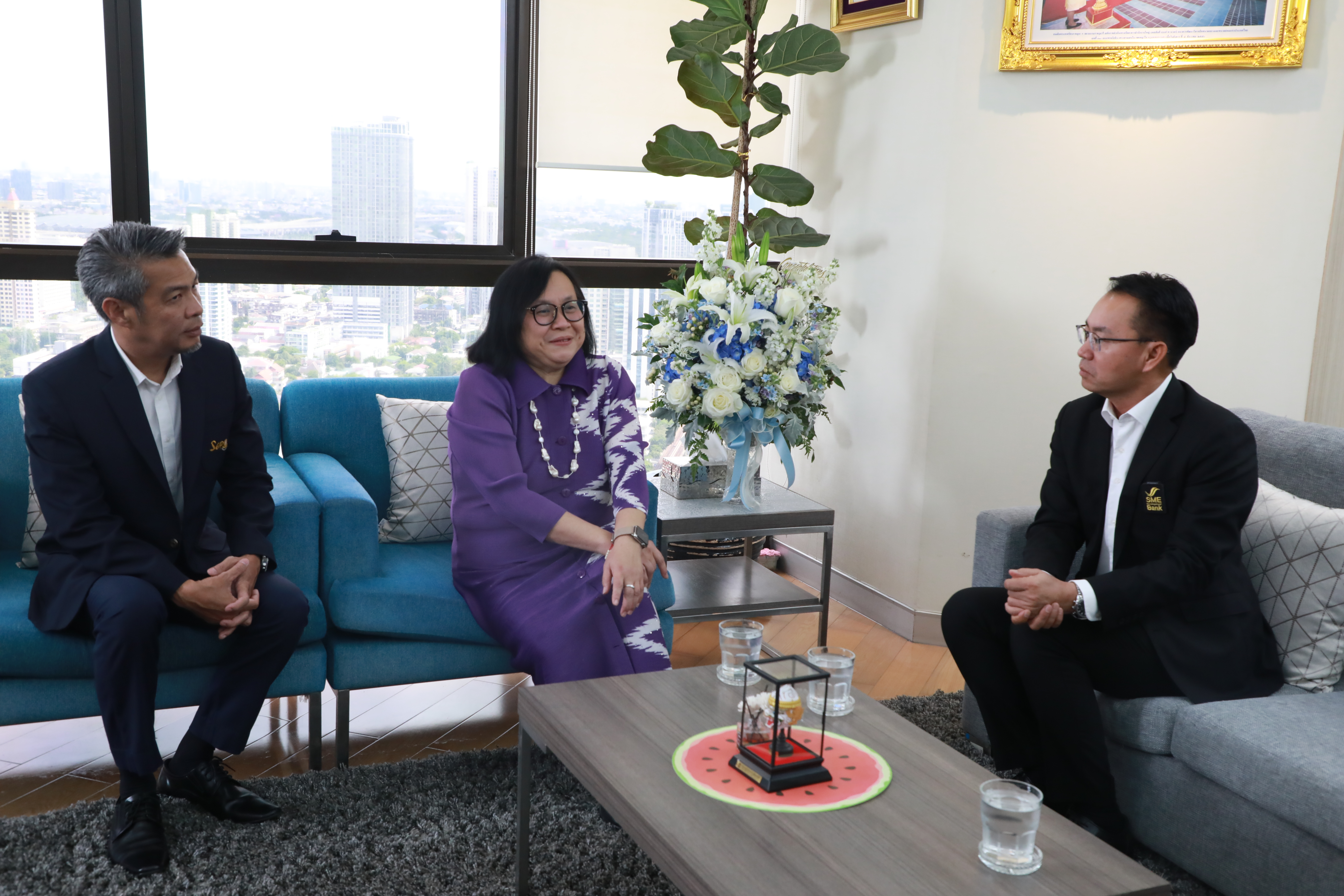 สำนักงานคณะกรรมการนโยบายรัฐวิสาหกิจ (สคร.) เข้าร่วมแสดงความยินดีกับ นายพิชิต มิทราวงศ์ เนื่องในโอกาสดำรงตำแหน่งกรรมการผู้จัดการธนาคารพัฒนาวิสาหกิจขนาดกลางและขนาดย่อมแห่งประเทศไทย 