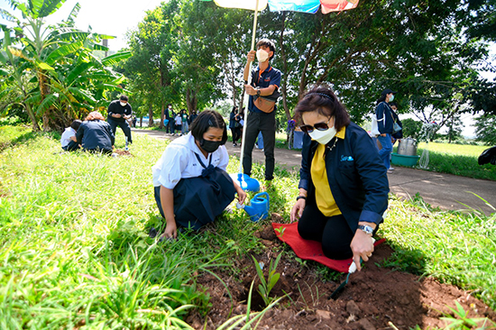 สคร. ร่วมบริจากสิ่งของเเละทุนการศึกษาเเก่โรงเรียนบ้านพุบอน อำเภอบ้านไร่ จังหวัดอุทัยธานี เมื่อวันที่ 13 มิถุนายน 2565